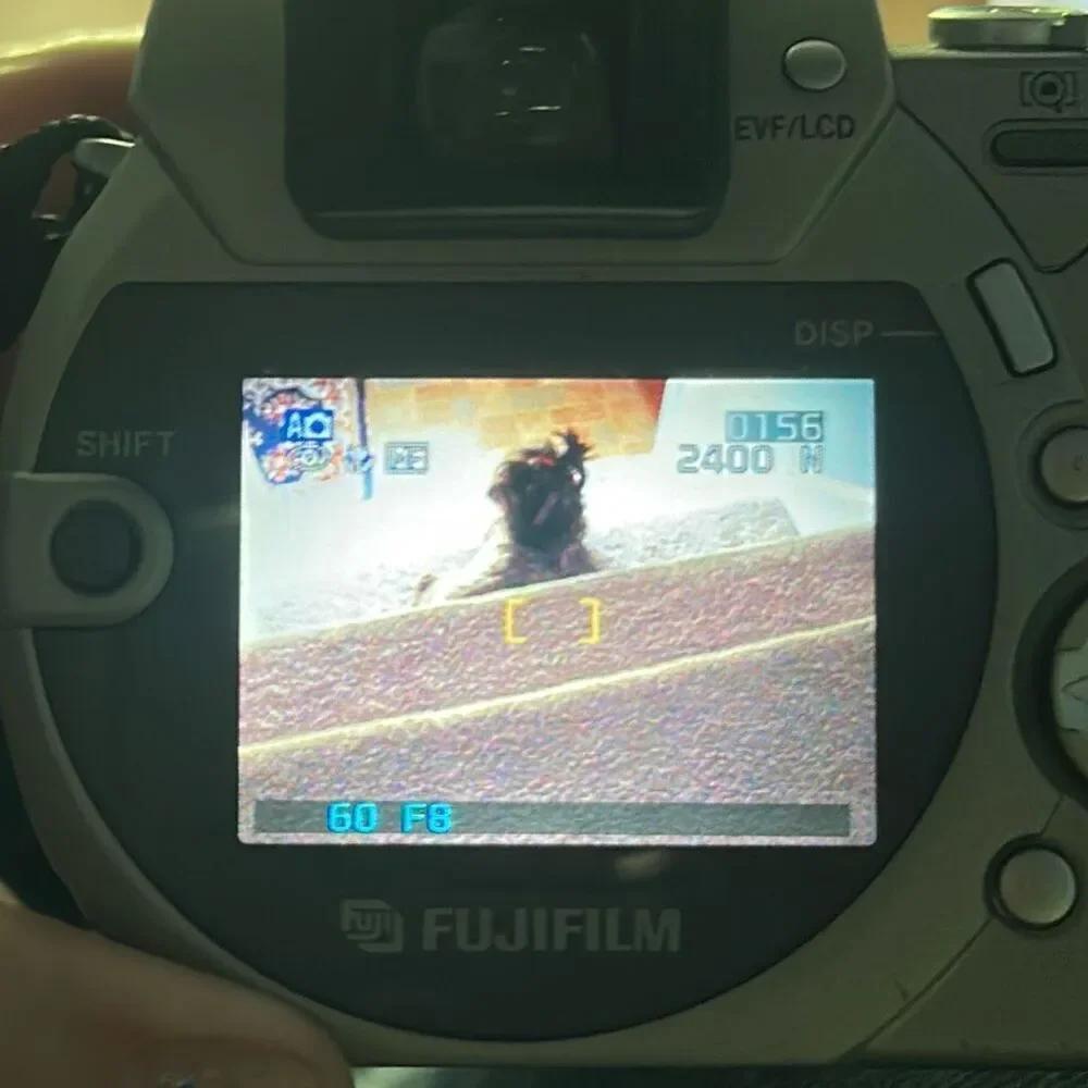 Fujifilm FinePix 4900Z Digital SLR Camera 6x‎ Zoom Silver